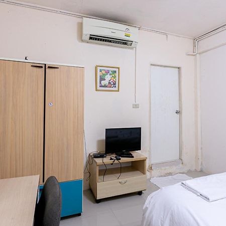 Freesia Saladaeng Silom Apartments Bangkok Kültér fotó