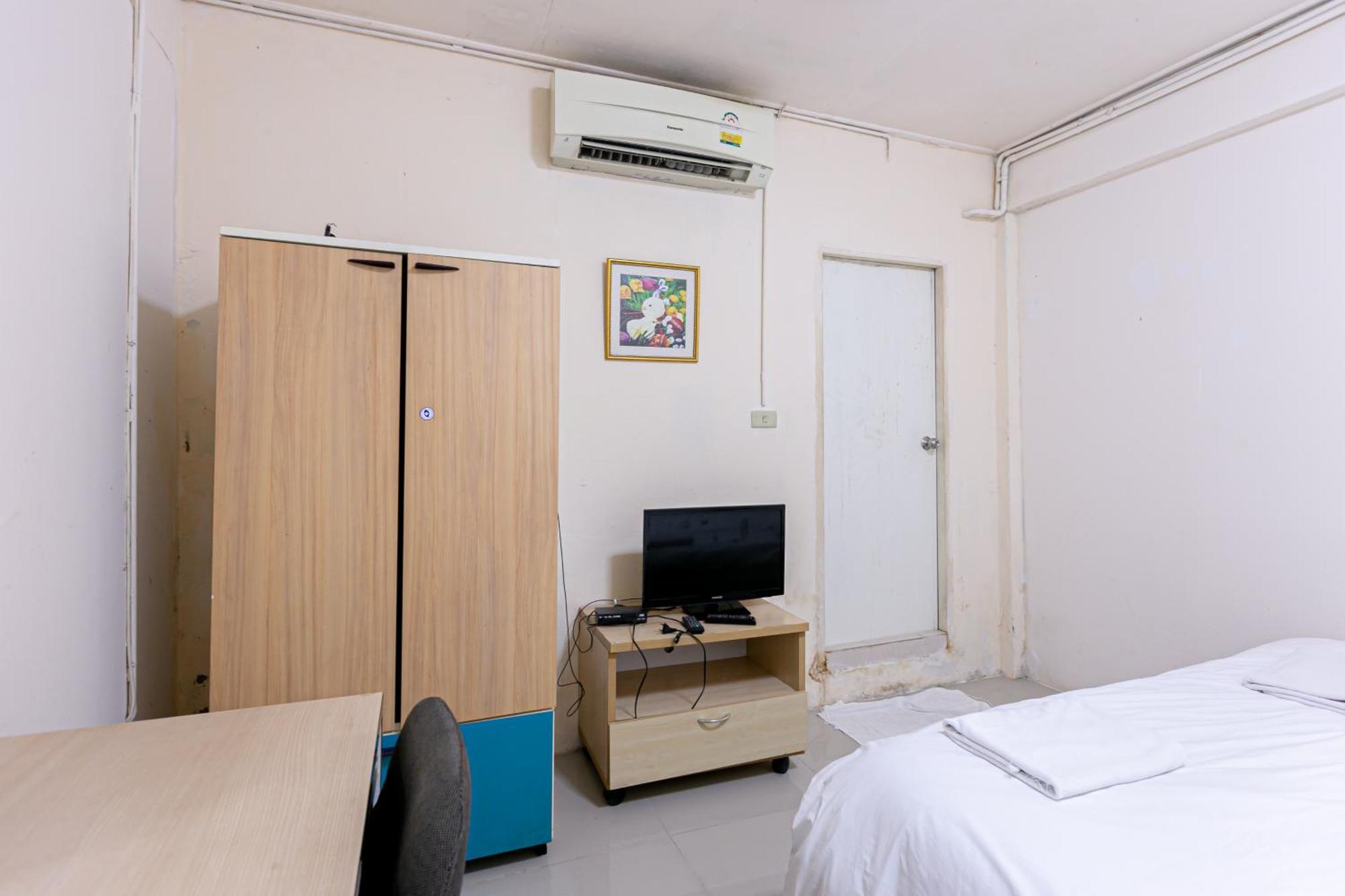 Freesia Saladaeng Silom Apartments Bangkok Kültér fotó