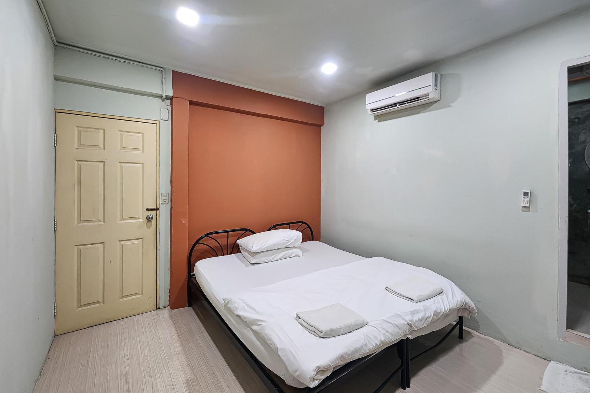 Freesia Saladaeng Silom Apartments Bangkok Kültér fotó