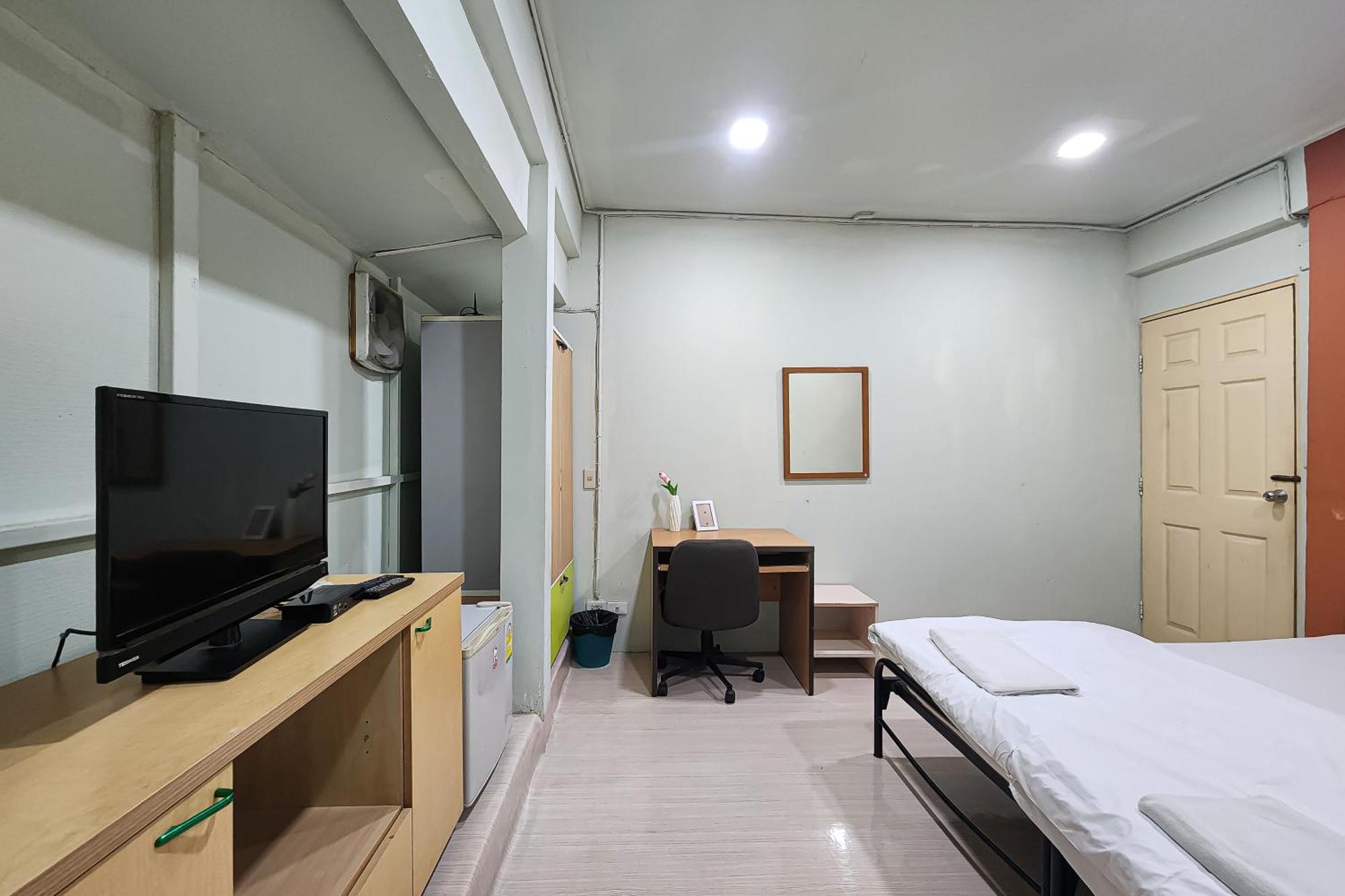 Freesia Saladaeng Silom Apartments Bangkok Kültér fotó